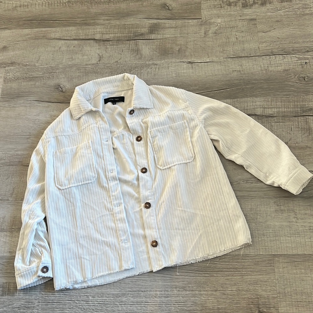 White shacket, cute wood style buttons!